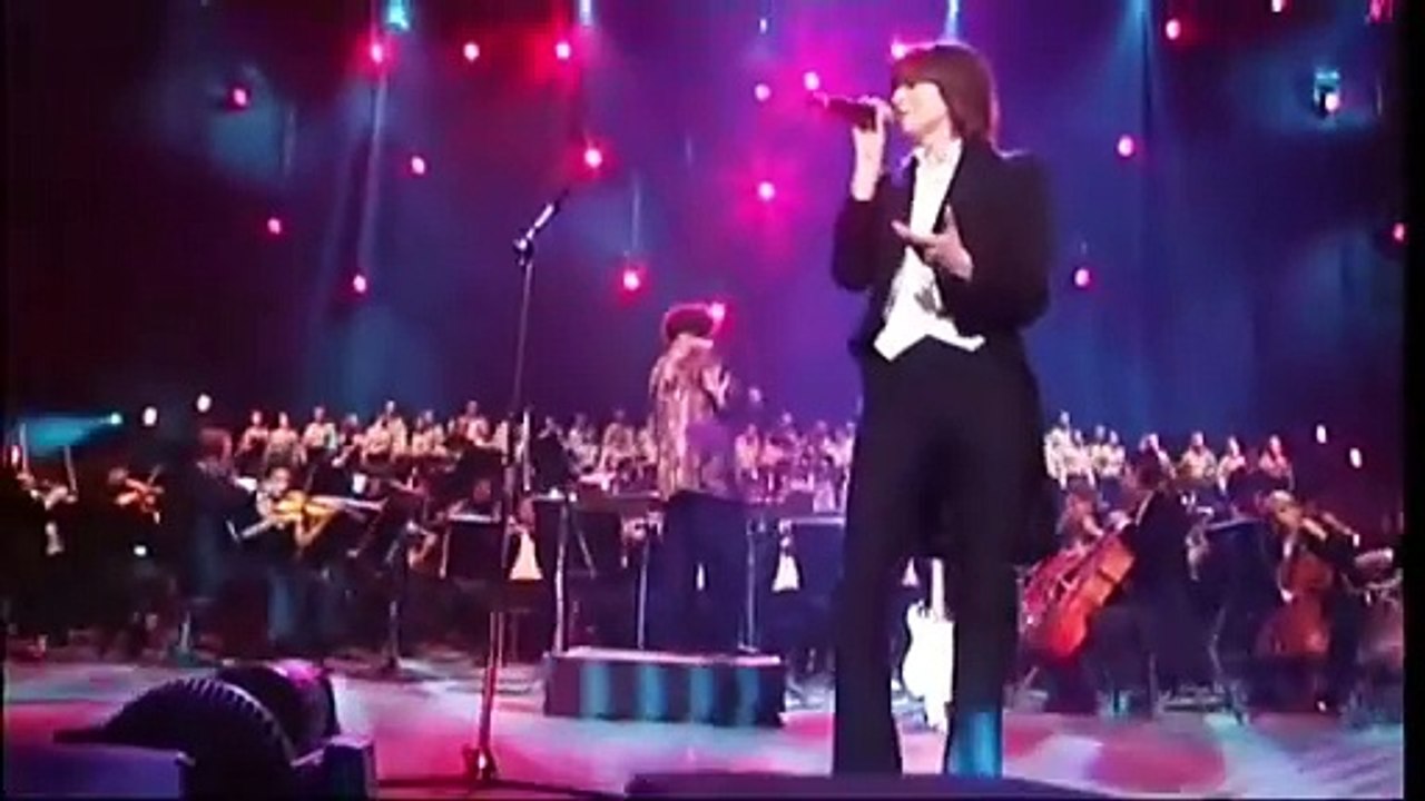 Chrissie Hynde - I'll Stand by You (live version with orchestra) - correct ratio