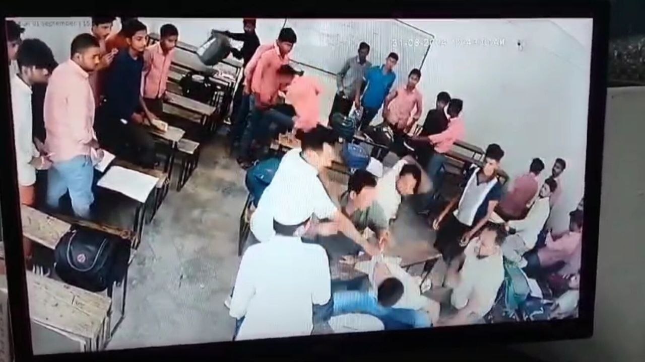 उन्नाव में क्लास में पढ़ाई के दौरान बाहरी युवकों ने की एक छात्र की पिटाई, पुलिस ने दोनों पक्षों के खिलाफ की कार्रवाई