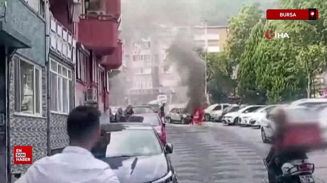 Bursa'da Tofaş otomobil alevlere teslim oldu