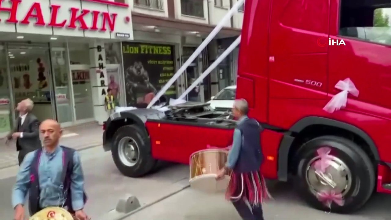 Düğün Konvoyunda Davulcuya Motosiklet Çarptı