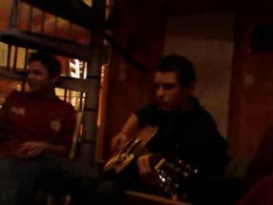Maxime à la guitare