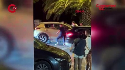 Kadıköy'de dehşet anları: Aracın önünü kesip içindekileri darbettiler!