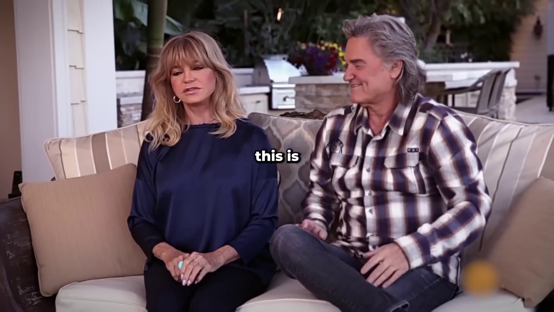 ⁣Kurt And Goldie's Beach House Is Unsellable - Celebrity Homes No One Wants To Buy
