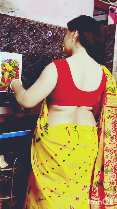Sexy Indian women in backless saree