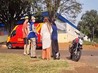 Duas pessoas ficam feridas em colisão entre bicicleta elétrica e moto