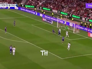 لحظة بكاء كريستيانو رونالدو عند تسجيله للهدف رقم 900