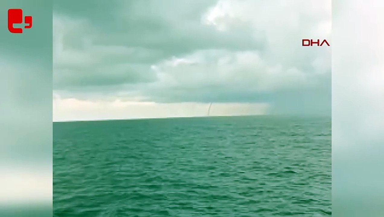 Bartın açıklarında hortum kamerada: Karaya ulaşmadan etkisini kaybetti