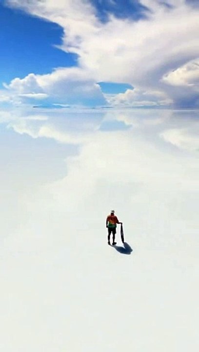 Bolivie : Le skimboarder Adrien Raza transforme le Salar d’Uyuni en un terrain de jeu spectaculaires