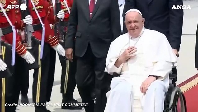 Il Papa partito dall'Indonesia per la Papua Nuova Guinea