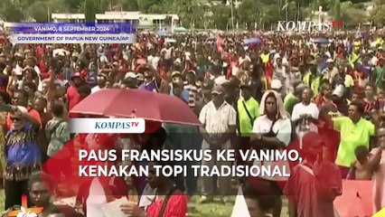 Paus Fransiskus ke Vanimo, Kenakan Topi Hiasan Tradisional