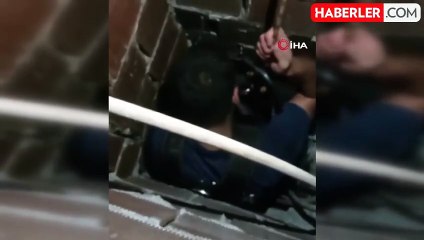 Havalandırma boşluğuna düşen kedi kurtarıldı