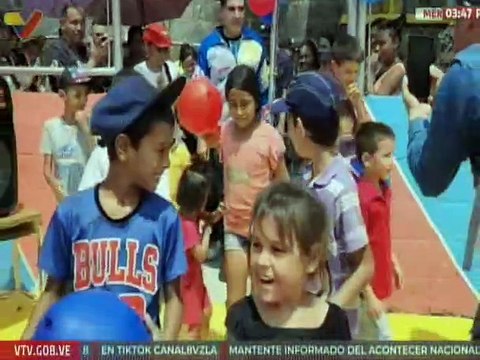 Gobernador Jehyson Guzmán reinauguró cancha deportiva en beneficio de más de 300 familias merideñas