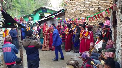 Bride and Groom Dancing with the Guests | निम्तालुहरु दुलाहादुलहिसङ्ग नाच्दै ।