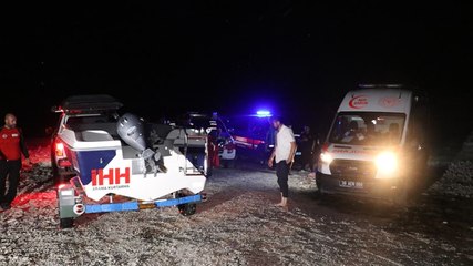 Barajda balık tutmak isteyen 3 arkadaştan 2'si bataklığa saplandı, 1'i boğuldu