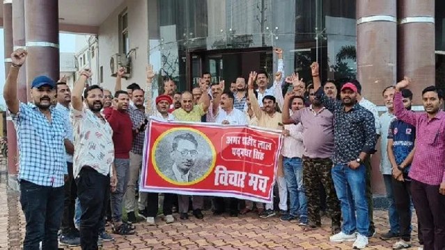 सतना के कारगिल चौराहे पर शहीद पद्मधर सिंह की मूर्ति लगाने की मांग उठने लगी