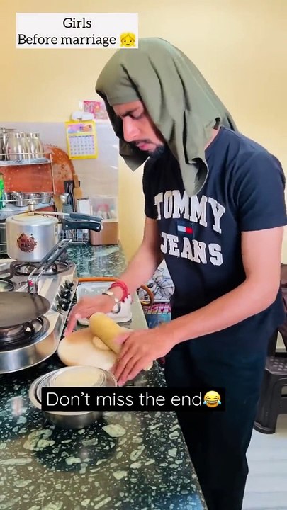 Girls_before_v_s_after_marriage__#youtubeshorts_#funny_#comedy_#funnyvideos_#comedyvideo(720p)