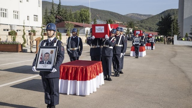 Tunceli'de şehit olan askerler için tören