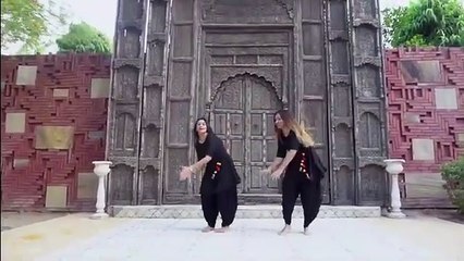 Pop-Dance: Two Girls Dancing Cute🎶