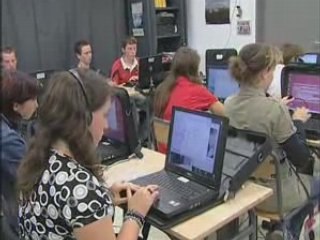 2007_Espagnol_'un collegien un ordinateur portable'