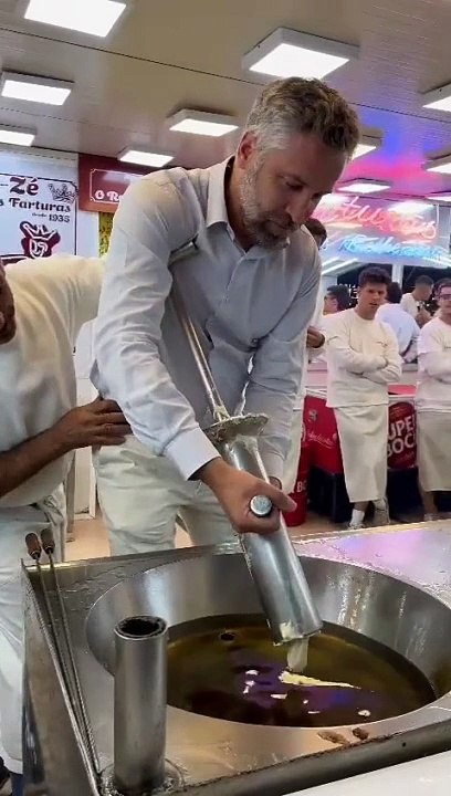 Pedro Nuno faz "progresso com fartura" na Feira de São Mateus