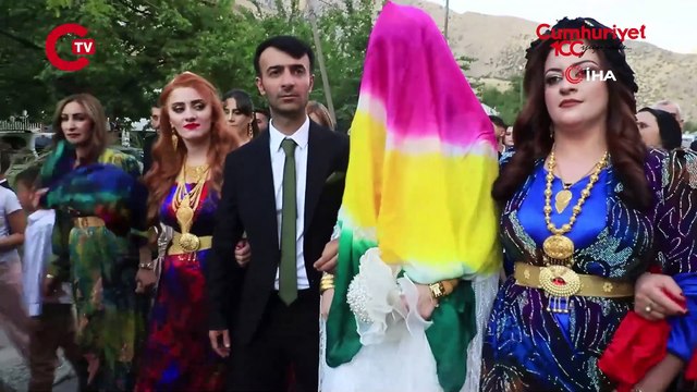 Aşiret düğününde takılan takı dudak uçuklattı! Geline 5 kilo altın, damada 5 milyon 150 bin TL para