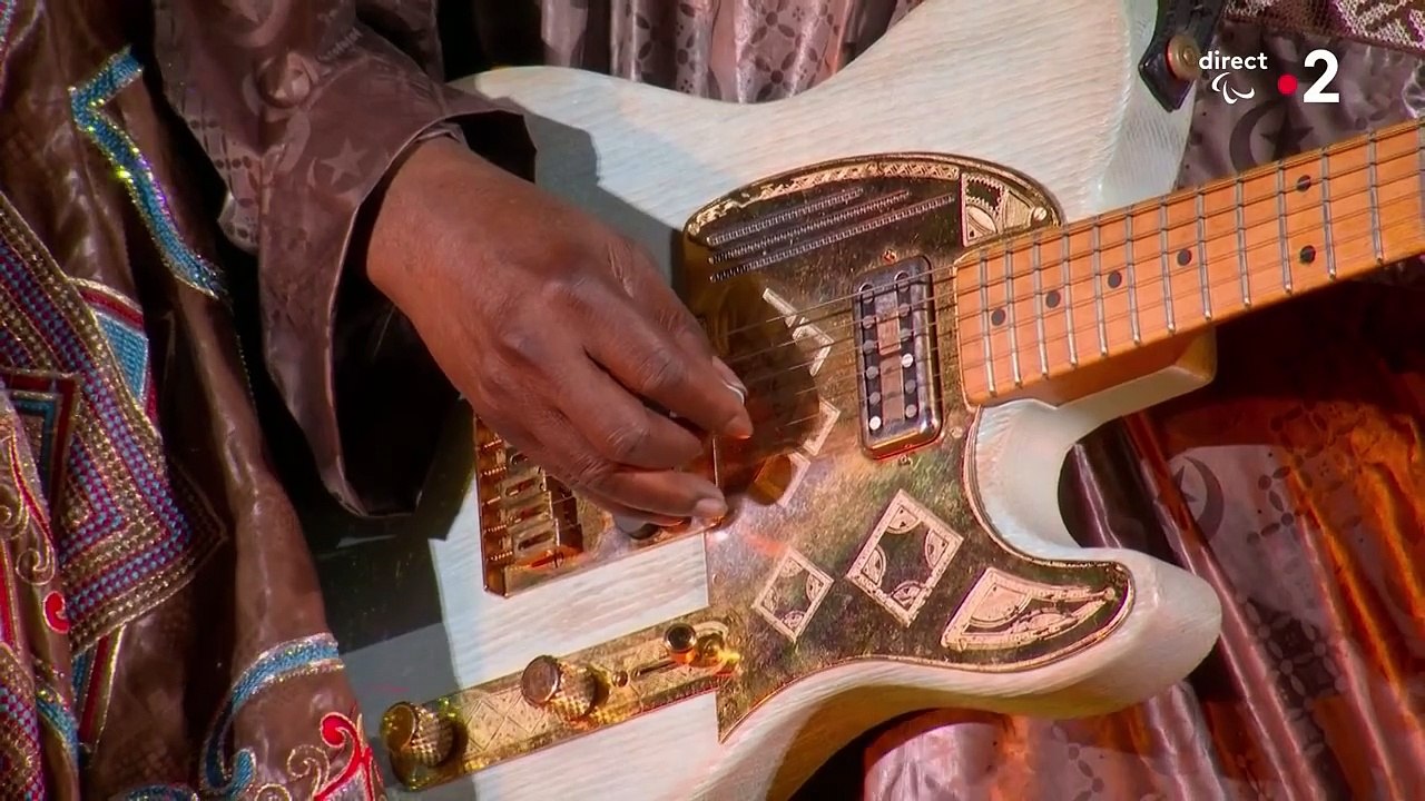 Cérémonie de clôture : Amadou et Mariam disent adieu à la vasque olympique en reprenant Serge Gainsbourg