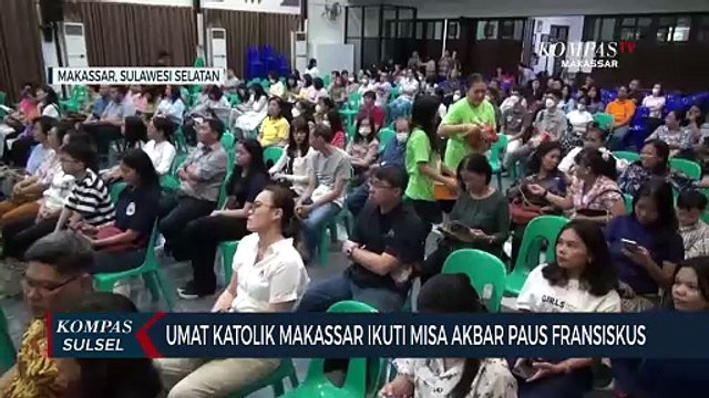 Umat Katolik Makassar Ikuti Misa Akbar Paus Fransiskus