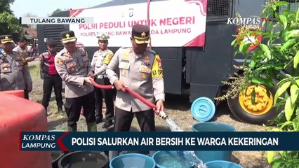 Polisi Bantu Salurkan Air Bersih ke Warga Terdampak Kekeringan