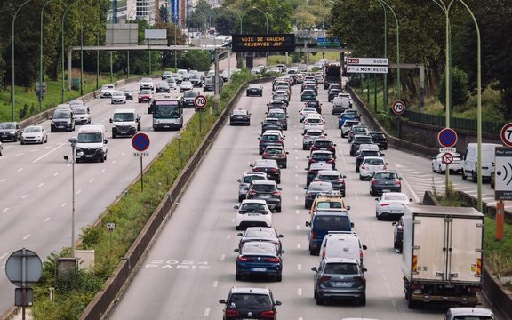 Paris : la vitesse limite sur le périphérique passera à 50 km/h le 1er octobre, annonce Anne Hidalgo