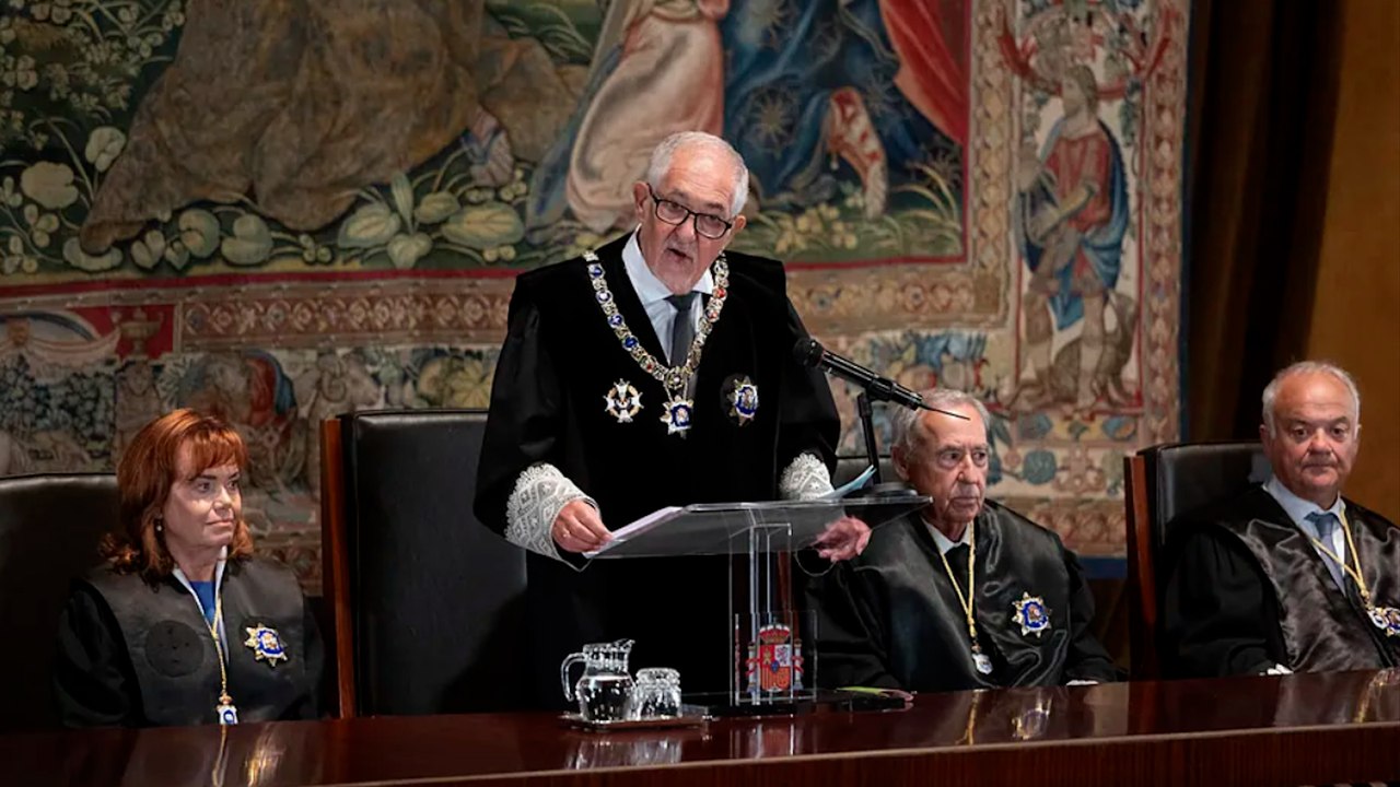 Ayuso presenta la recusación de tres magistrados del TC por la amnistía: "Ni en las dictaduras sucede"