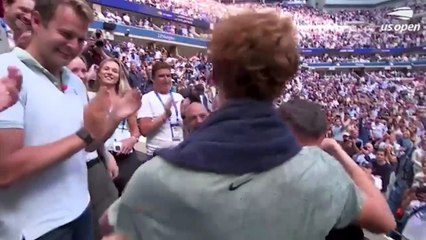 Dal match point alla dedica alla zia malata, dal bacio di Anna ai cori di Taylor Swift: la festa americana di Jannik