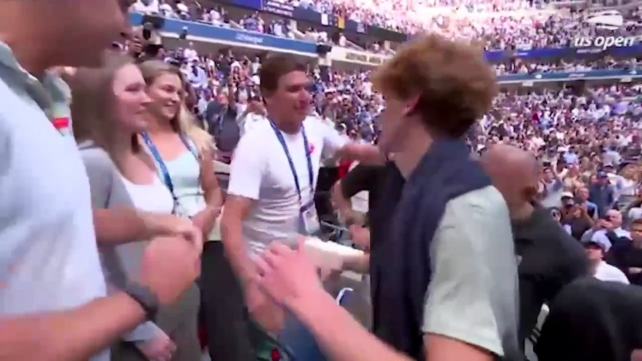 Dal match point alla dedica alla zia malata, dal bacio di Anna ai cori di Taylor Swift: riviviamo la festa americana di Jannik