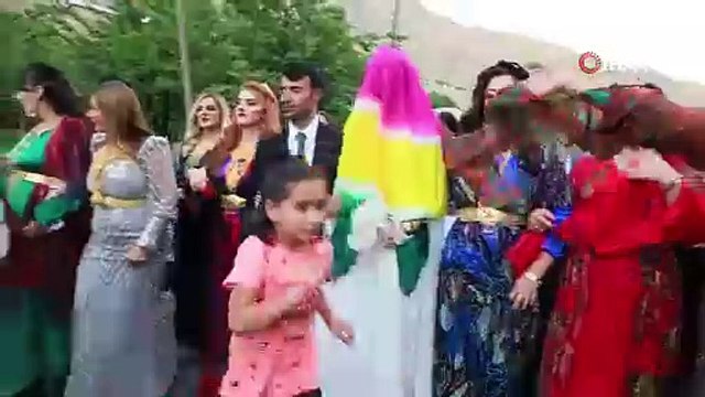 Aşiret düğününde takılanlar dudak uçuklattı! Geline 5 kilo altın, damada ise 5 milyon 150 bin TL para takıldı