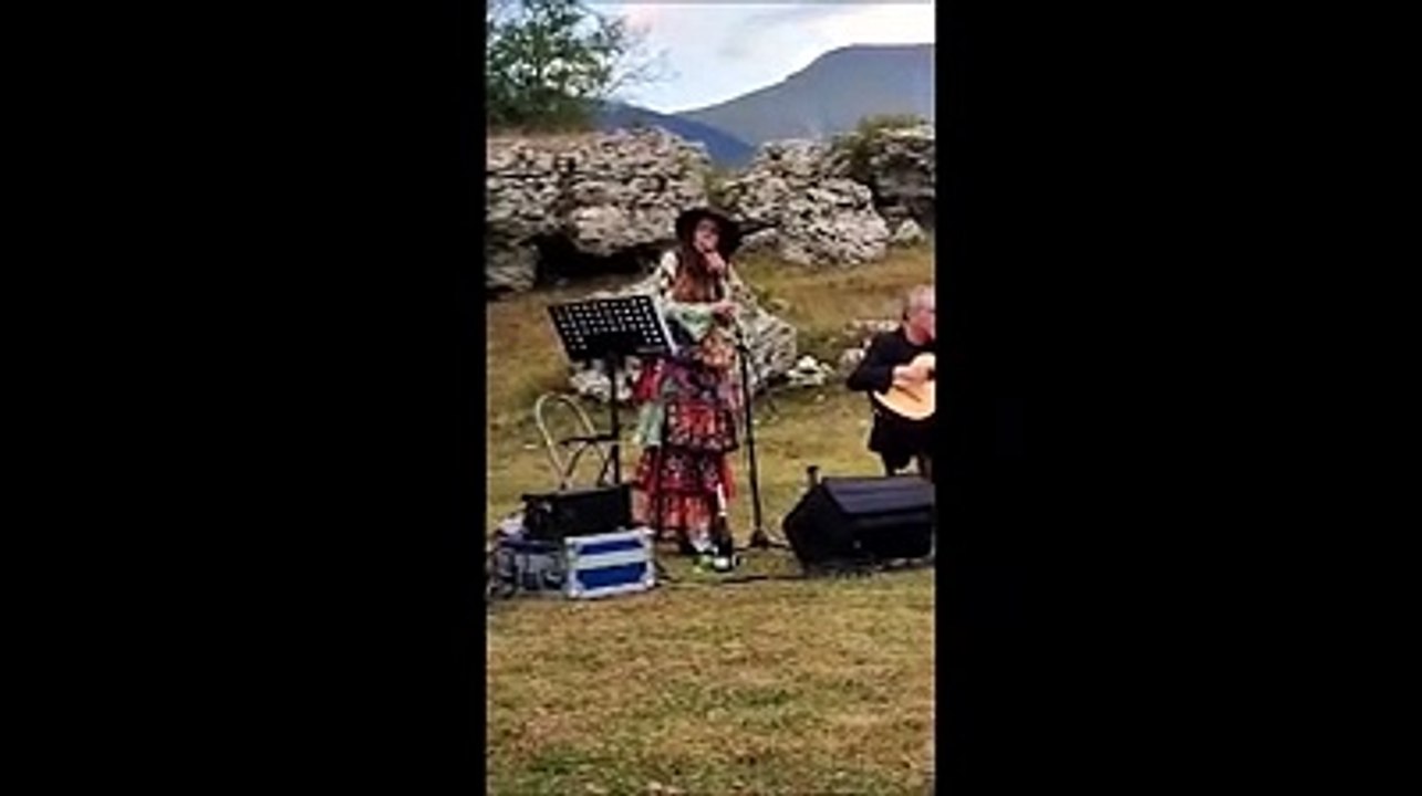 La magica serata live ai Colli Bassi di Pescasseroli con Syria e le canzoni (e le parole) di Gabrielli Ferri