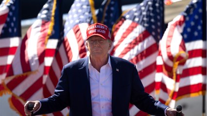 Geht es ihm wirklich gut? Trump vergisst bei einer Veranstaltung, gegen wen er antritt