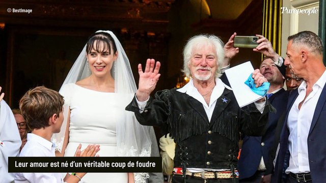 Hugues Aufray évoque sa lune de miel pas originale avec sa jeune épouse Murielle, une destination choisie pour des raisons précises