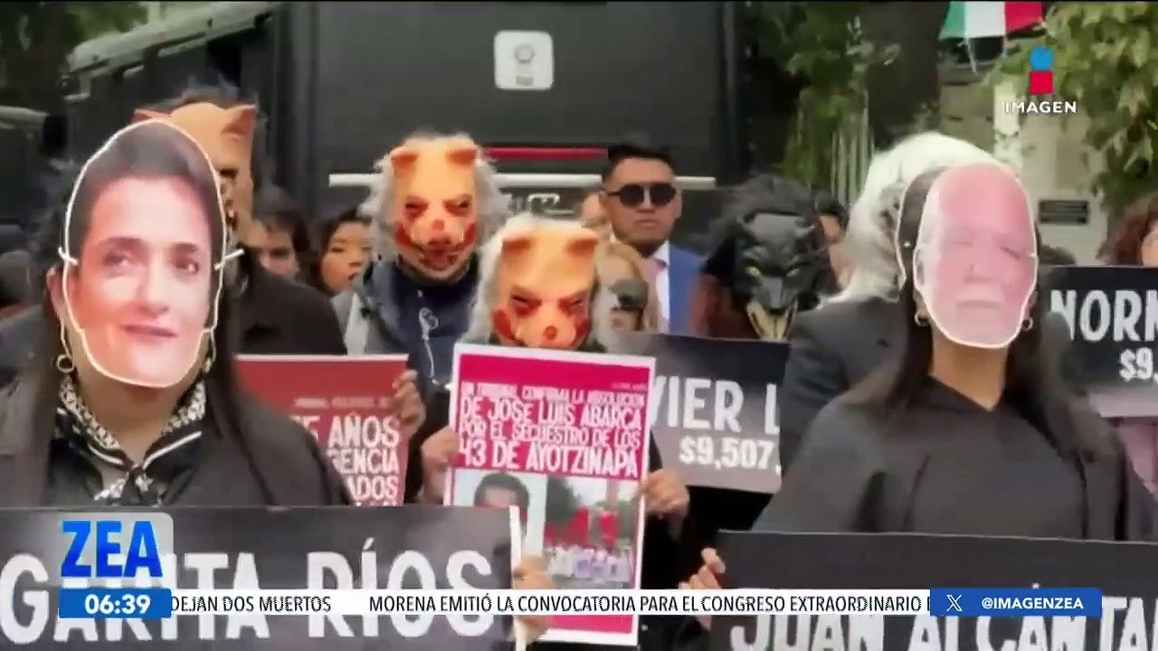 Estudiantes presentan performance a favor la reforma al Poder Judicial