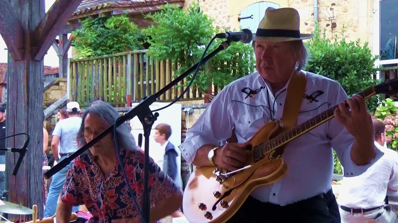 Mack the knife by Romantic Journey