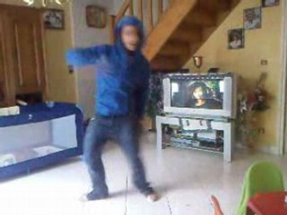Féfé danse Electro