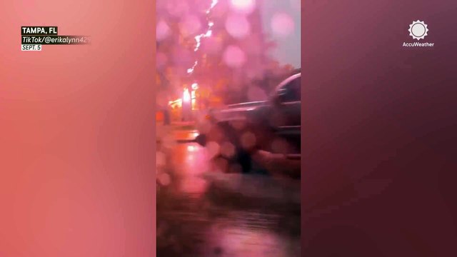 Insane lightning strikes captured in Florida