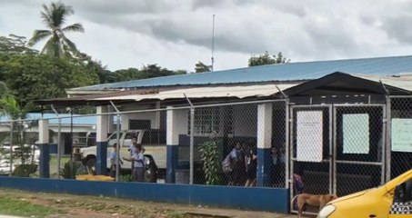 Acudientes de familia en La Chorrera piden cierre de plantel por brote alérgico