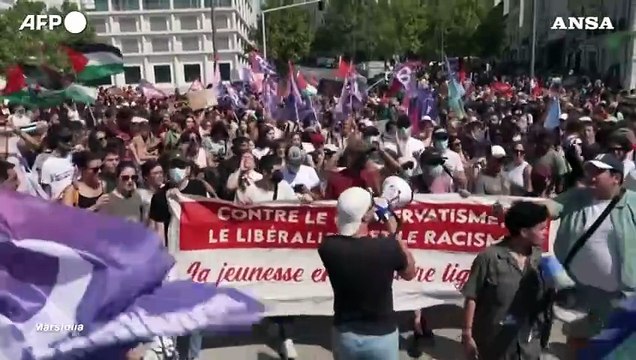 Francia, manifestazioni contro Macron in diverse citta'