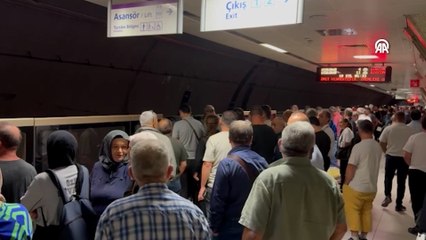 Samandıra-Üsküdar seferini yapan metro arızalandı