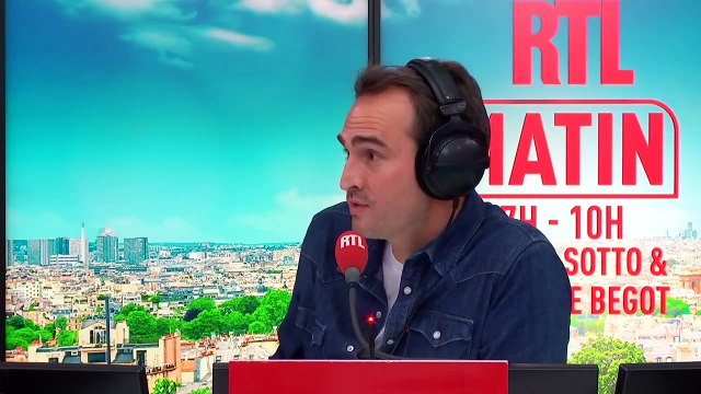 Thomas Dutronc utilise un faux nom pour travailler parfois, comme il le révèle sur RTL