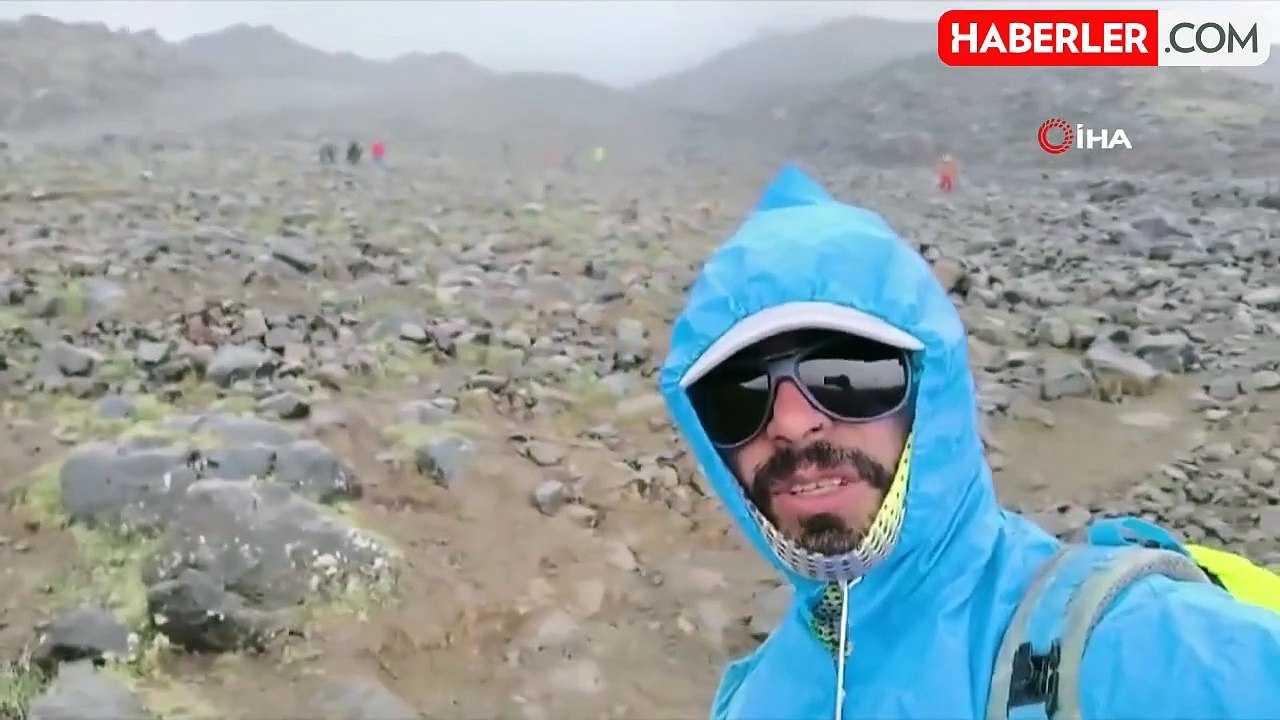 Ağrı Dağı'na zorlu tırmanış