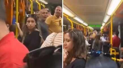 Bursa'da metroda yer verme kavgası kamerada
