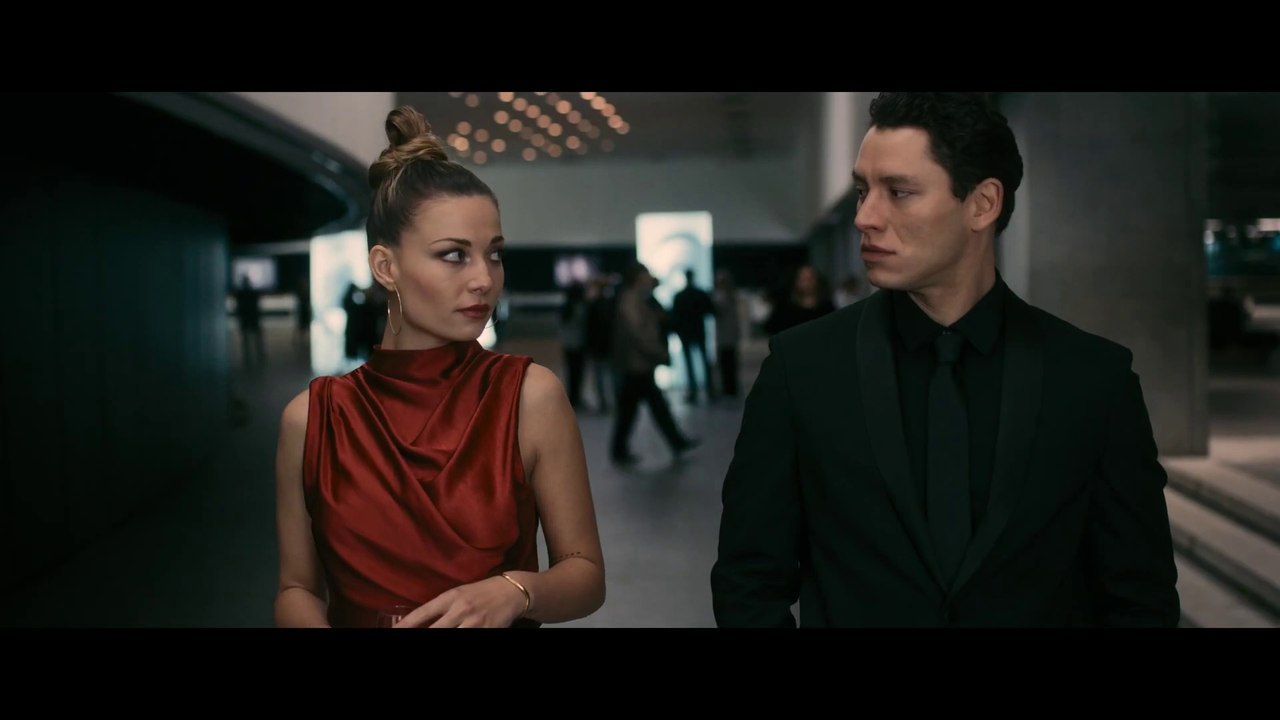 Un/Dressed - Trailer (Deutsch) HD