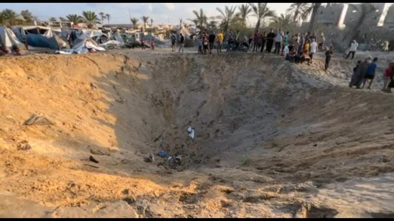 Raid israeliano a Khan Younis, decine di morti e feriti
