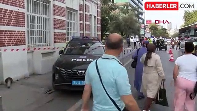 Şişli'de korkutan kaza: Polis aracı kaldırımda yürüyen kadınlara çarptı