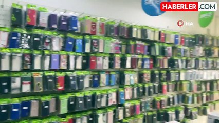İş yerine götürdüğü papağanı 'Messi' esnafın maskotu oldu